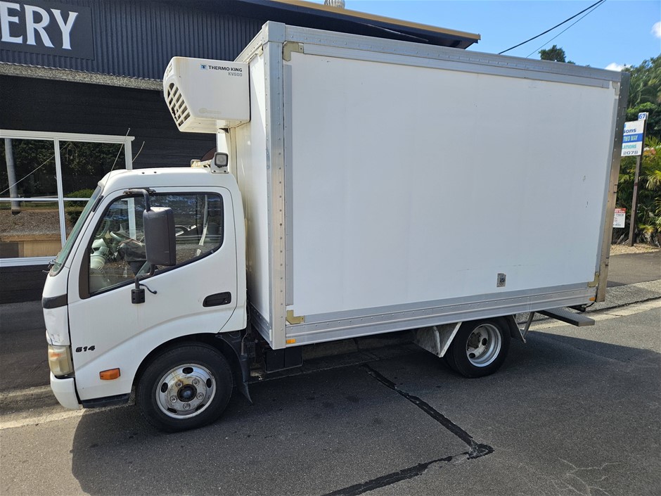 2010 Hino 300 616 4 x 2 Refrigerated Body Truck