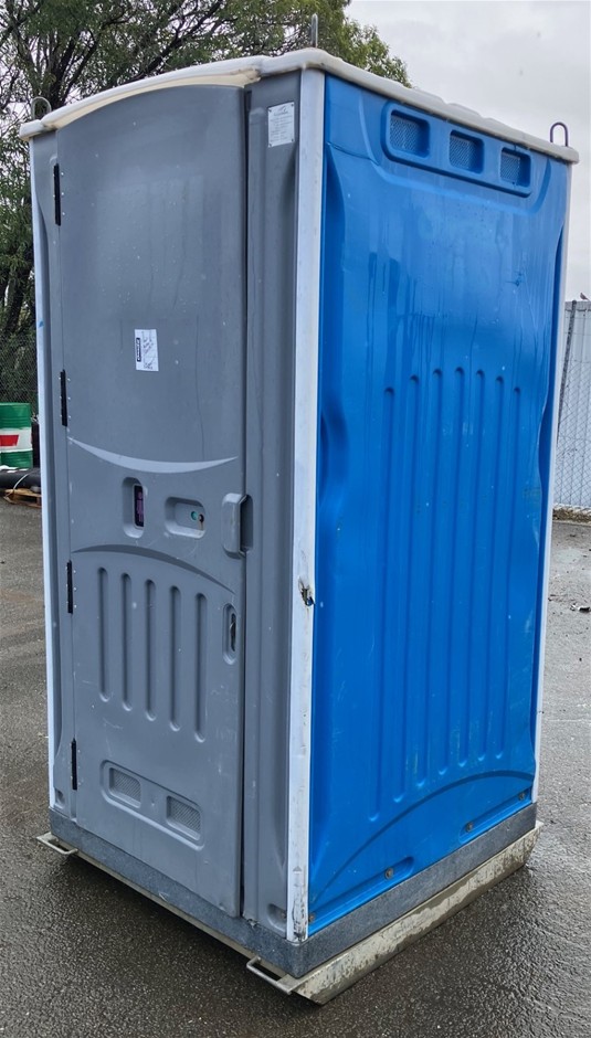 Portable Toilet - Fresh Water Flush - Burleigh Heads