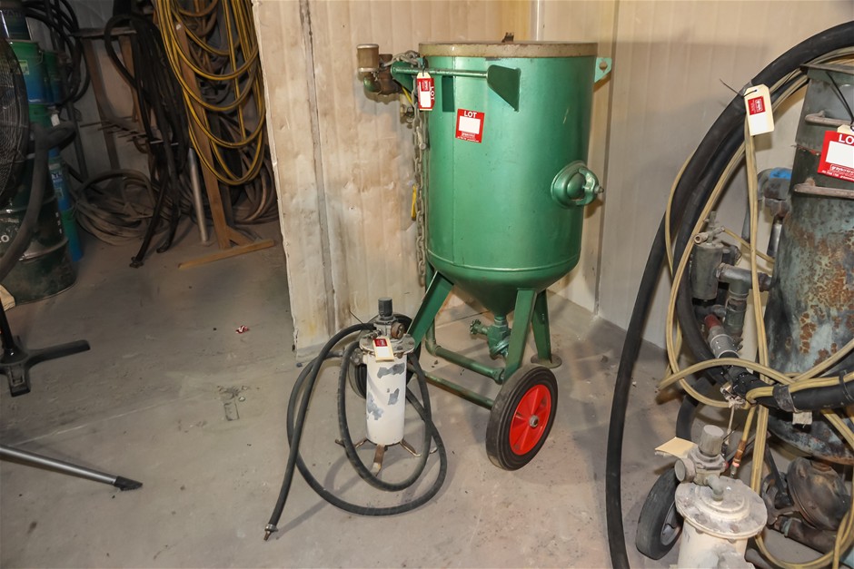 <B>2011 CLEMCO 2452 Contractor Mobile Grit Blasting Unit</B>