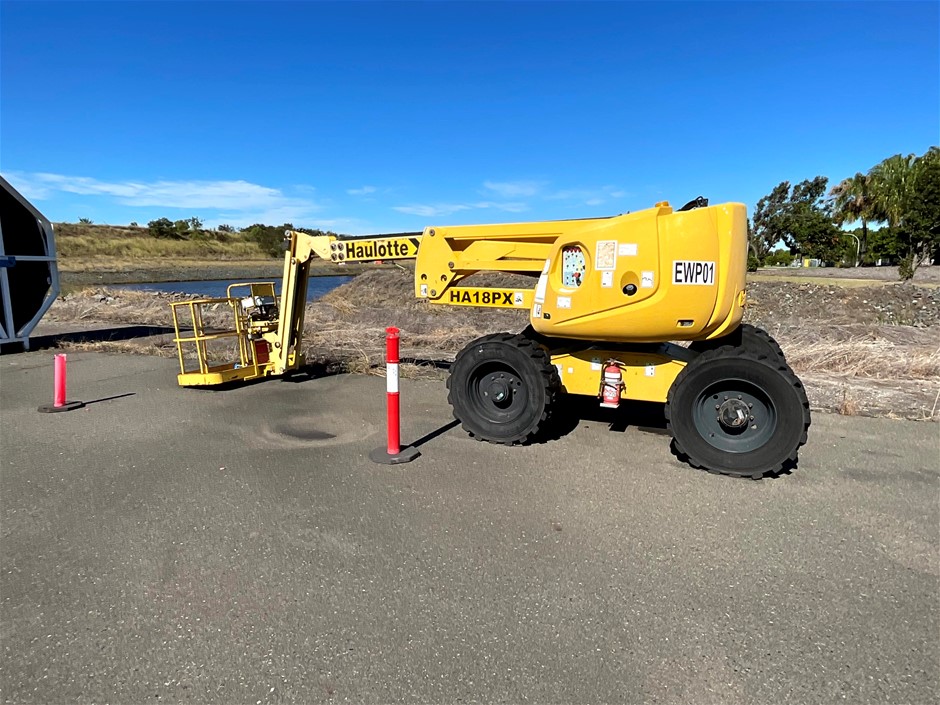 2006 Haulotte HA18PXNT 4WD Articulated Boom Lift