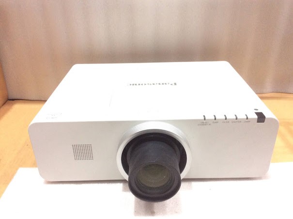 Panasonic PT-EZ570 3LCD Projector