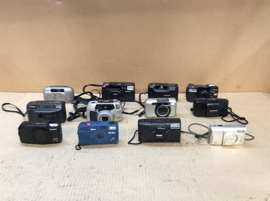 Mix Brand Mix Model Digital Cameras (Lot of 12)