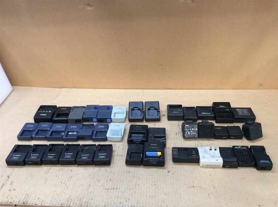 Mix Brand Mix Model Battery Chargers (Lot of 40)