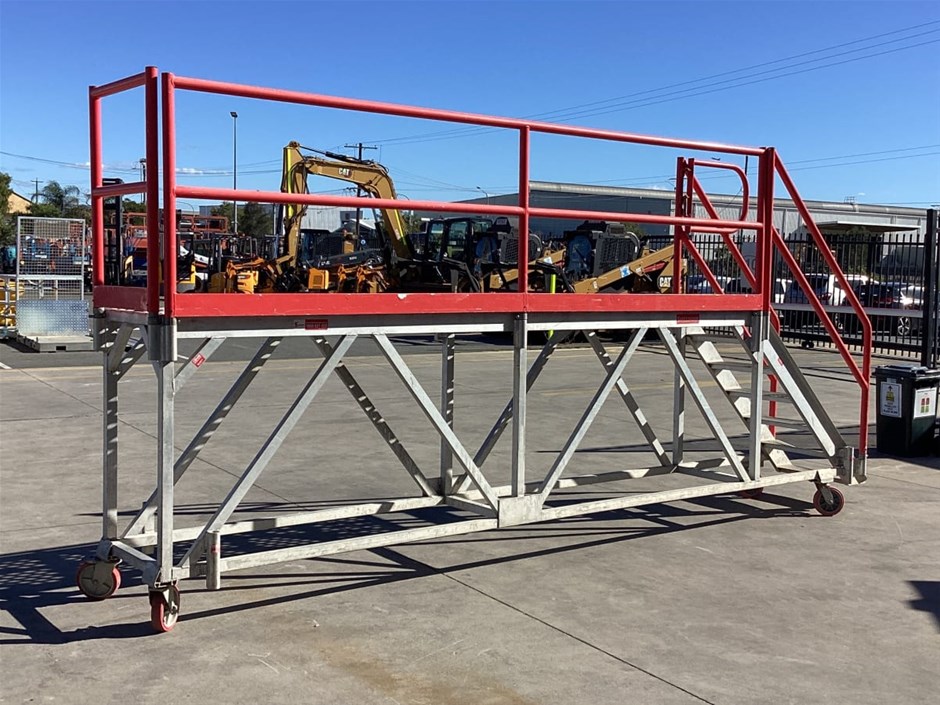 <p>Safesmart Safeloader Access Mobile Loading Platform</p>