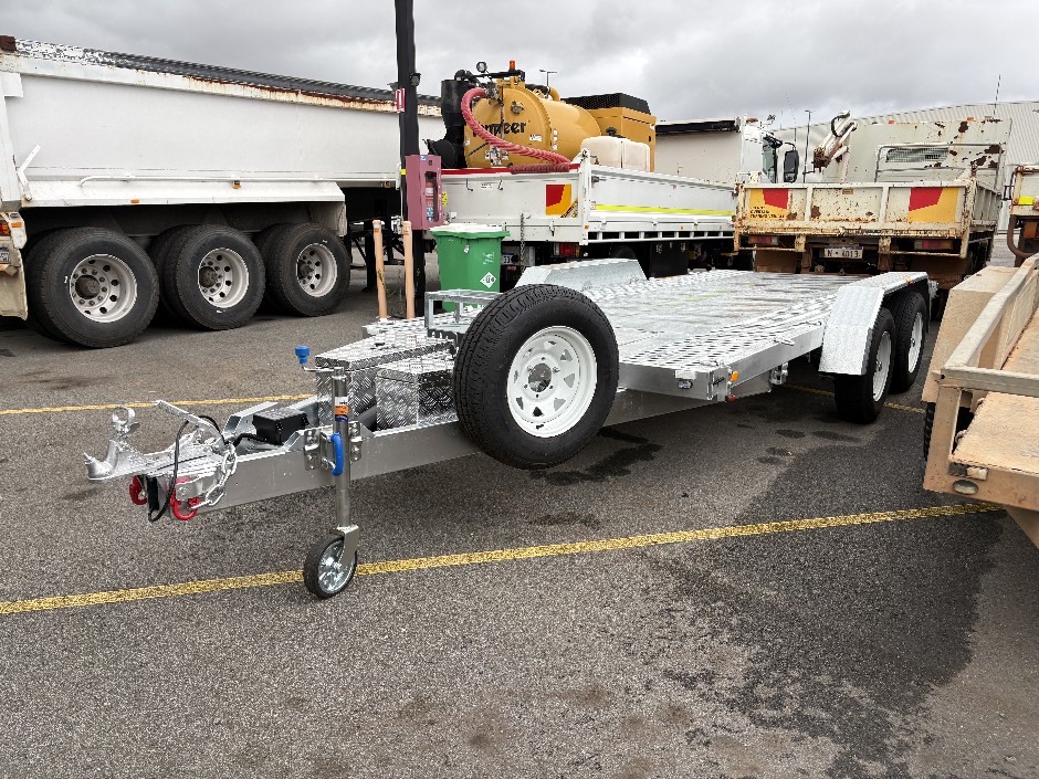 <p>2026 Yangzhou CT Car Trailer EHTILT 35 Semi Trailer</p>
