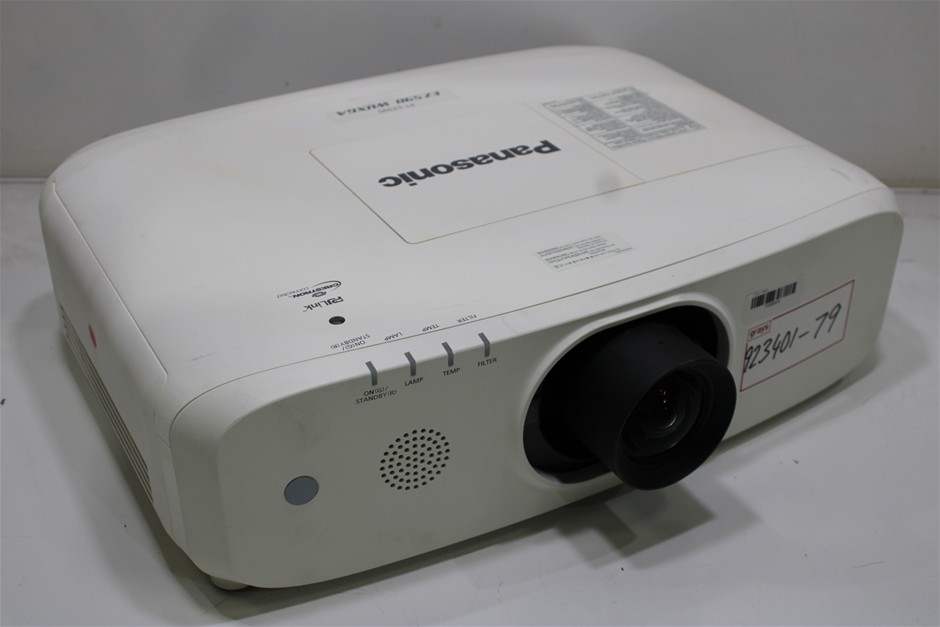 PANASONIC PT-EZ590