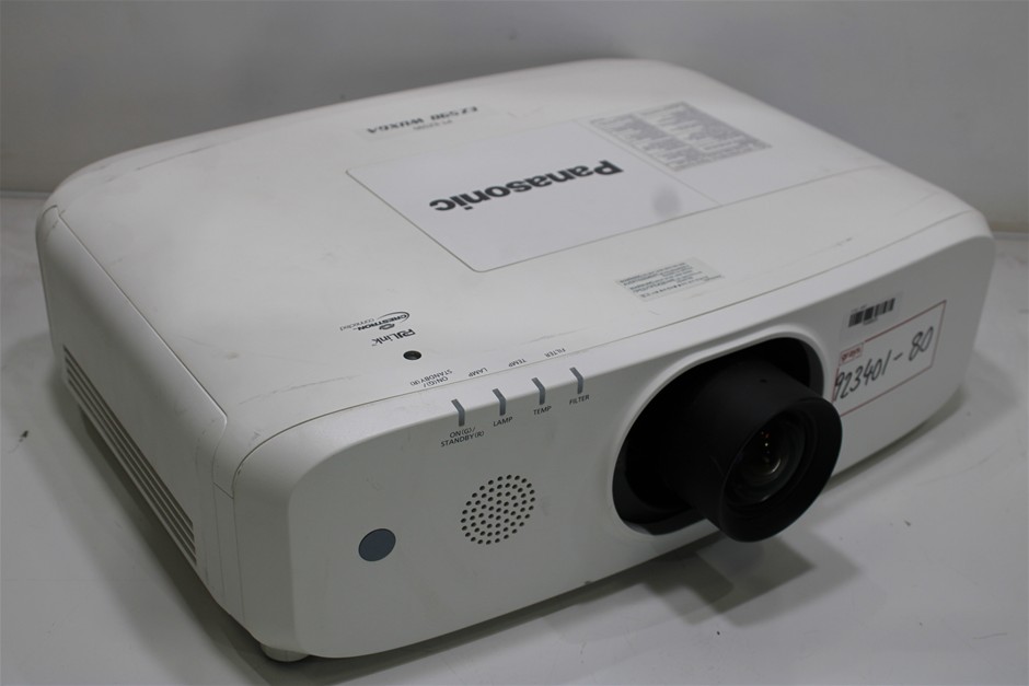 PANASONIC PT-EZ590
