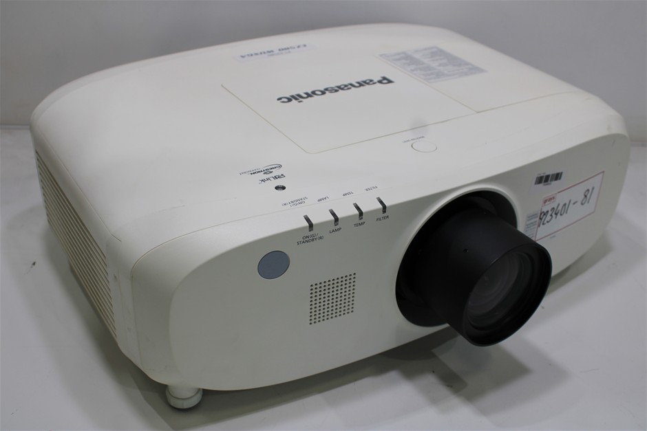 PANASONIC PT-EZ580