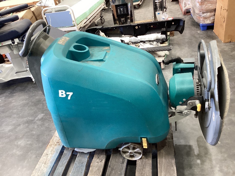 <p>Tennant B7 Walk Behind Burnisher</p>
