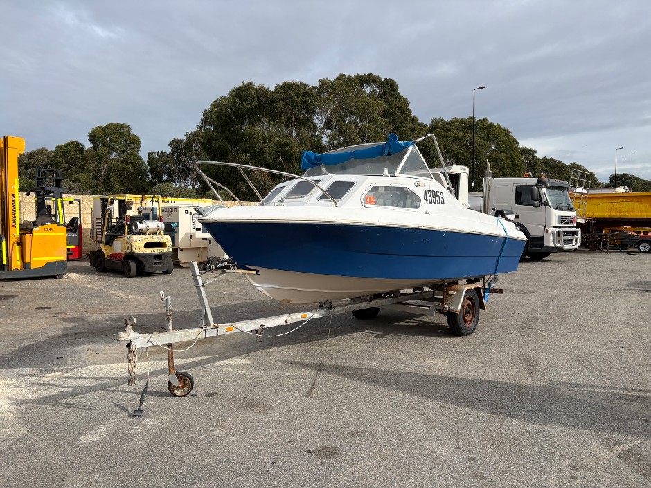 WA - Stejcraft 5.1 Half Cabin Boat