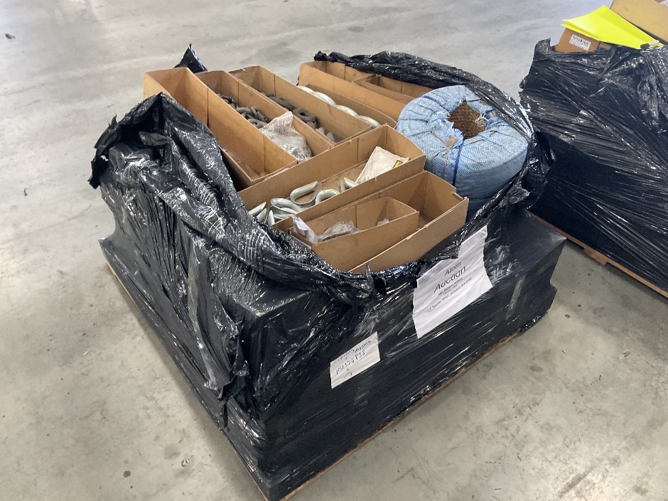 <p>Pallet of Assorted Chain, Clamps and Rope</p>