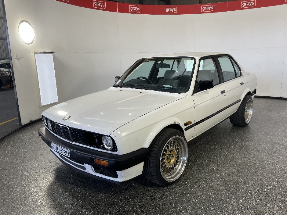 1990 BMW 3 Series 318i Petrol