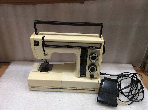 Janome vintage Sewing Machine