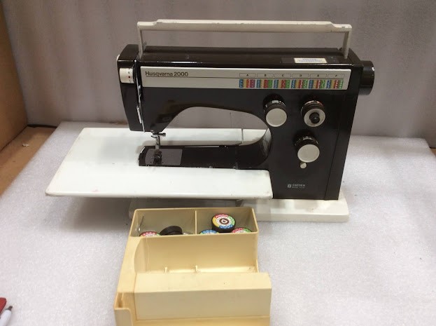 Husqvarna 2000 Sewing Machine