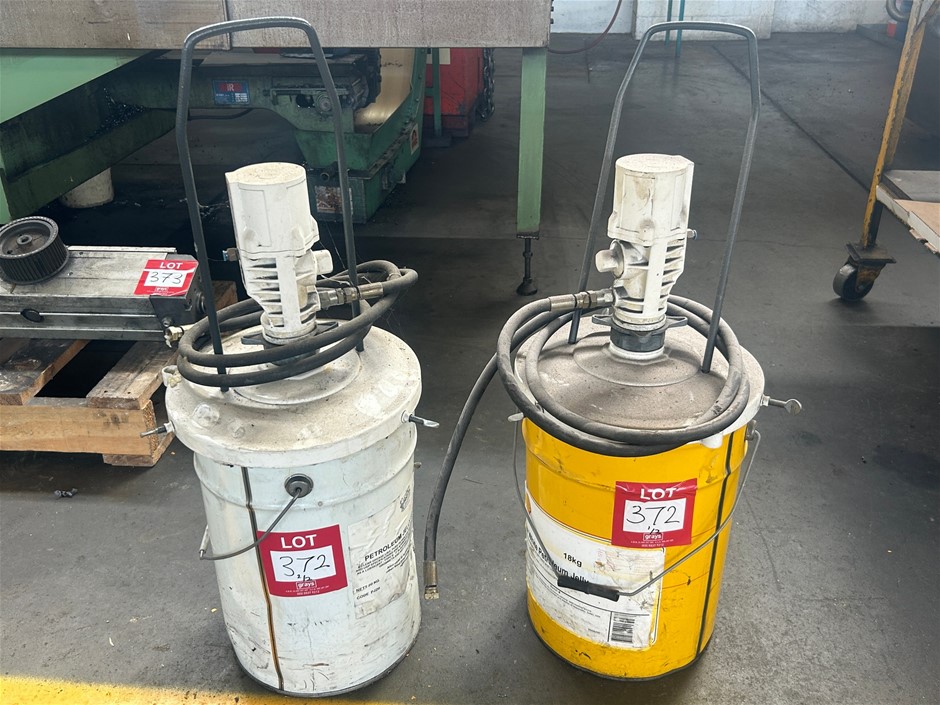 2x Pneumatic Greasing Units