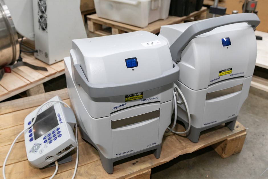 Thermocycler with Master Controller and Additional Thermo-Module