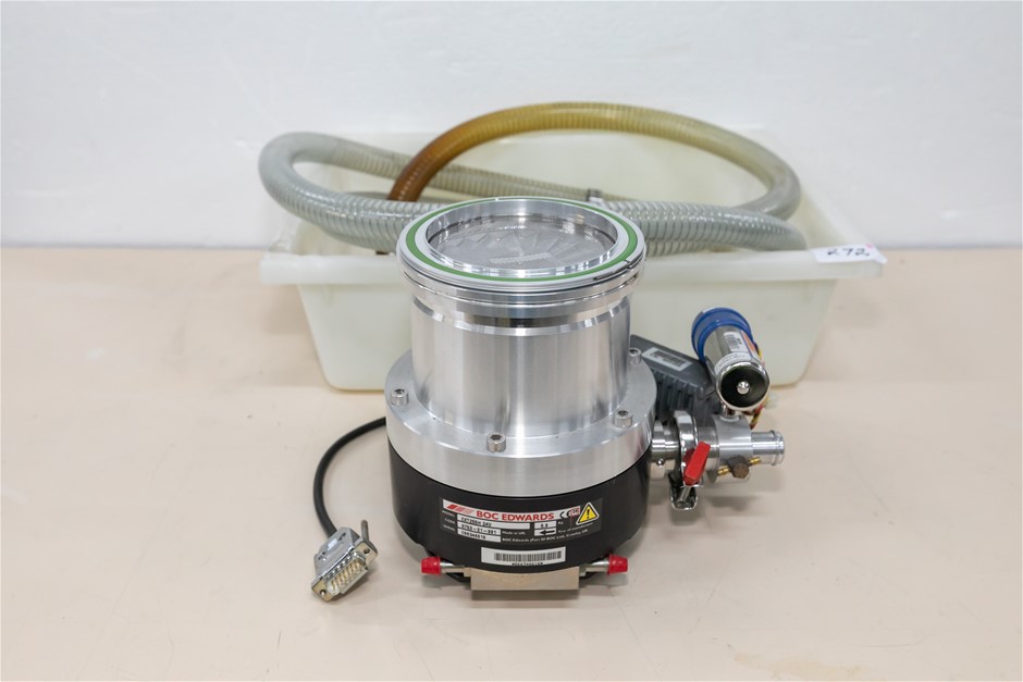 Turbomolecular Vacuum Pump with Vacuum <5 x 10-9 mbar at 60,000 rpm