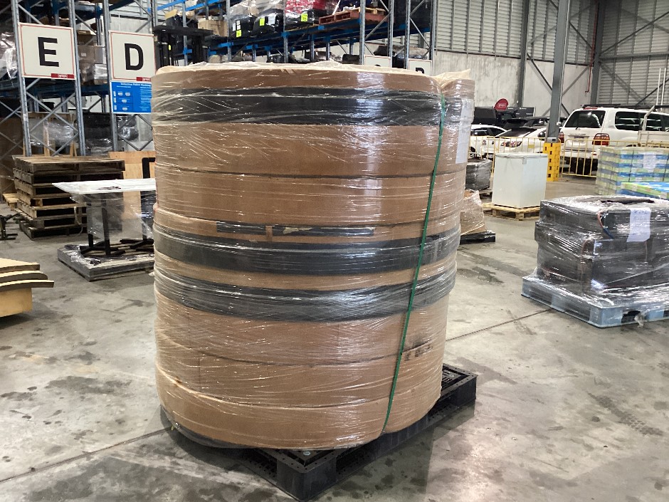 <p>Pallet containing miscellaneous round pieces of foam</p>