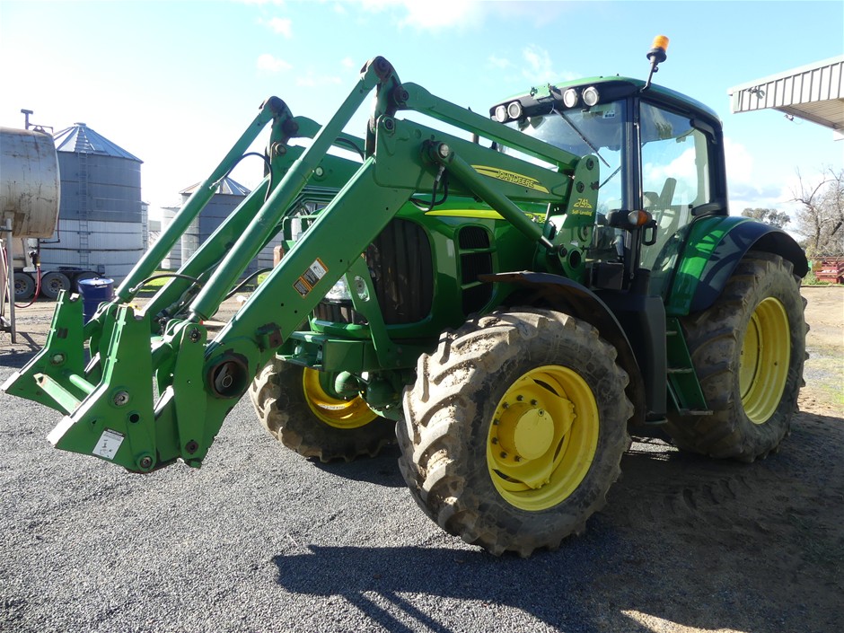 2011 John Deere MW2 Tractor