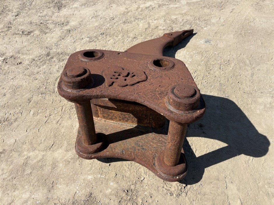 <p><strong>CAT Ripper Attachment</strong></p>