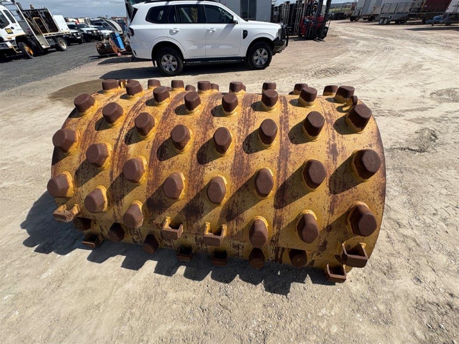 <p><strong>Compactor Drum Assembly with Scraper Bars</strong></p>