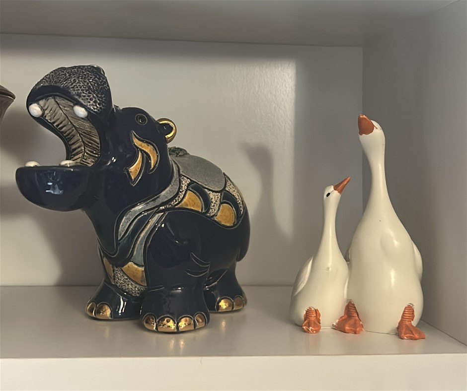 2x Decoration Items