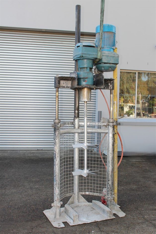 Heavy Duty Mixer with Pneumatic Lift Frame