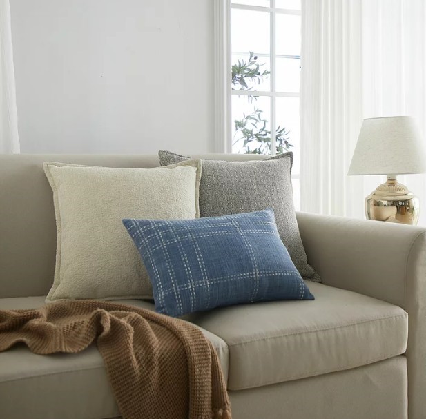 SOFA SCAPE Decorative Pillows 3-Piece, Daylene. NB: small pillow only