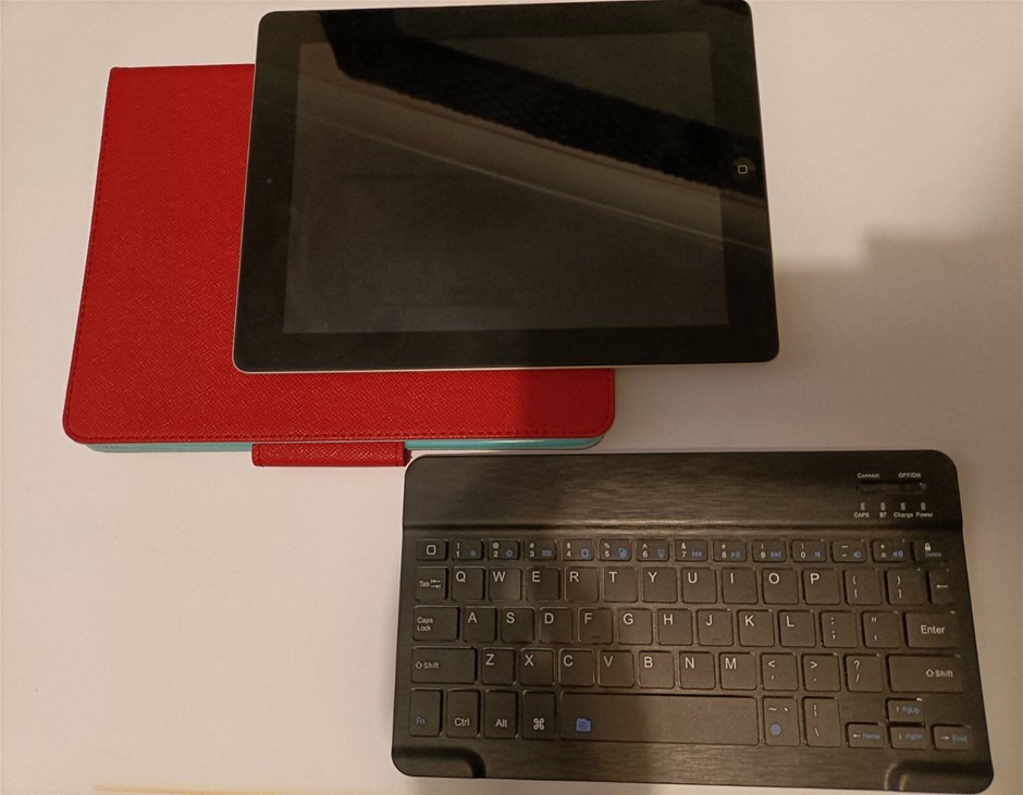 Older Version I Pad with case and Cordless Keyboard , unlock . Used
