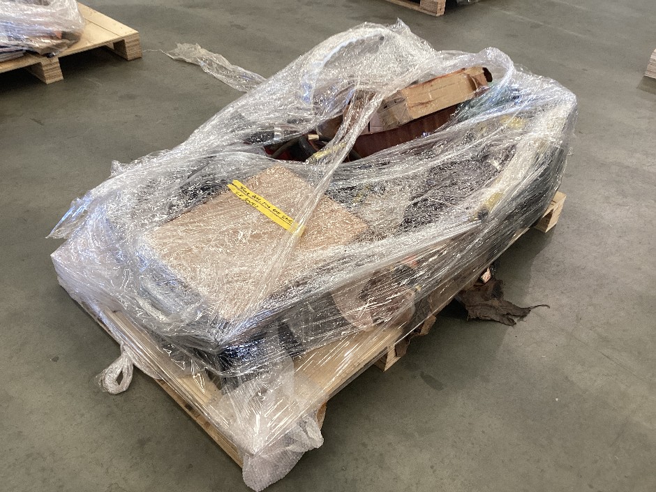 <p>Pallet Containing Miscellaneous Truck/machinery Parts</p>