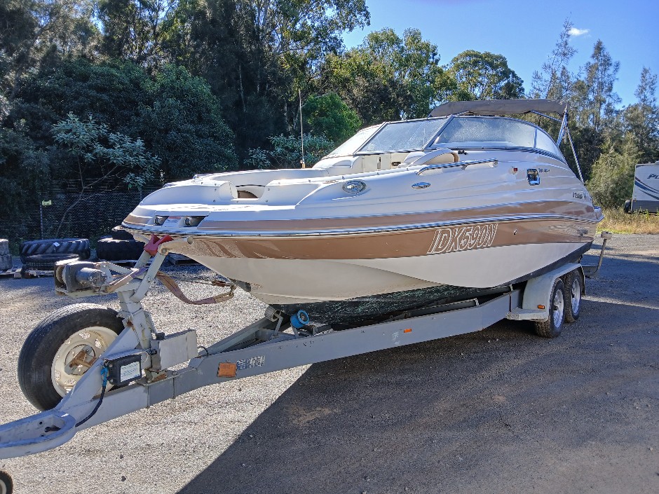 NSW - Four Winns F224 Boat