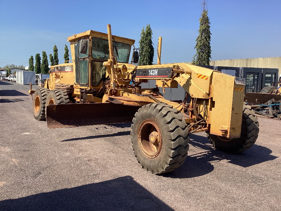 <p>Caterpillar 143H</p>