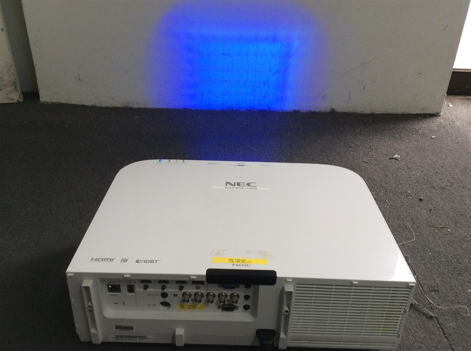 NEC PA622U LCD Projector