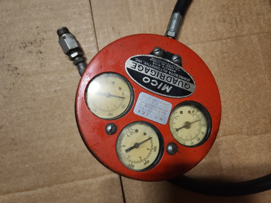<p>MICO Pressure Tester Quadrigauge</p>