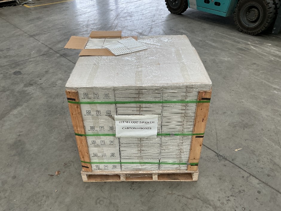 1 x Pallet White Stripe tiles