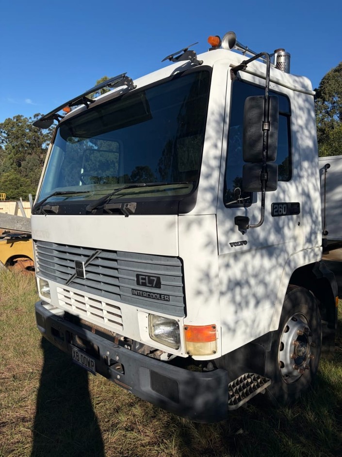 Volvo Water Carts & Service Module - Blackbutt Qld