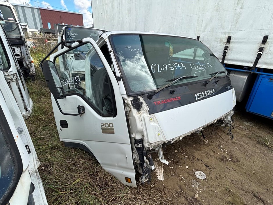 2007 Isuzu N Series Cab