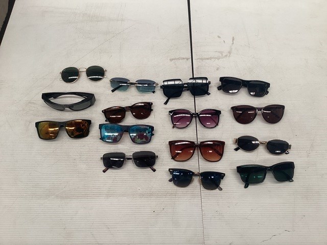 <p>Assorted Sunglasses </p>