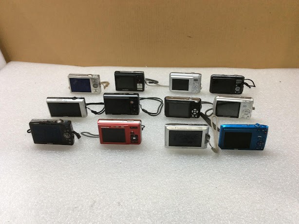 Samsung/Pentax/Nikon/Canon/Olympus Mixed Brand and Model Camera (Lot of 12)