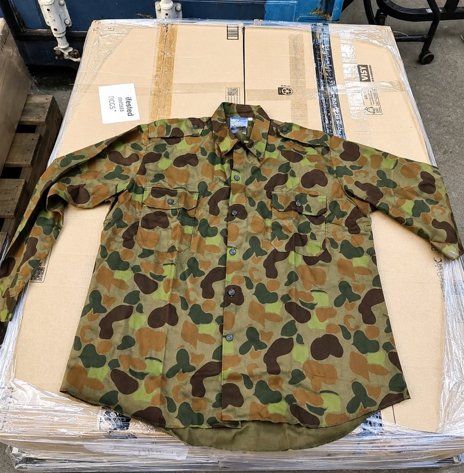 100 x Camouflage Long Sleeve Military Style Shirts, Assorted Sizes