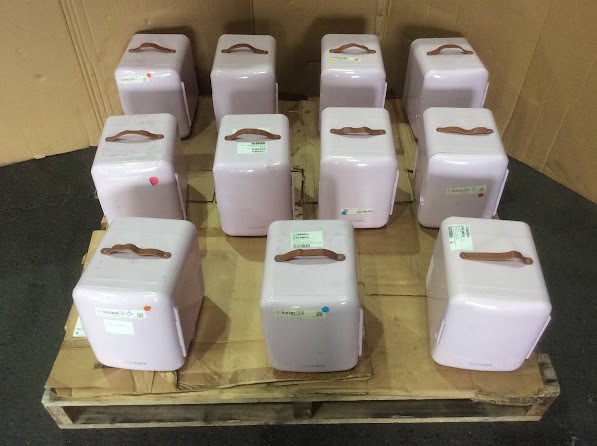 Wellcare RE1000A-SA Mixed Model Mini Cosmetic Fridge (Lot of 11)