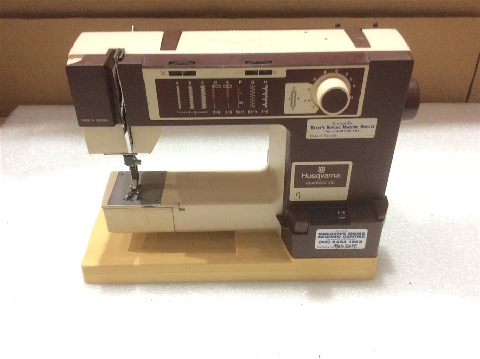 Husqvarna Classica 100 Sewing Machine