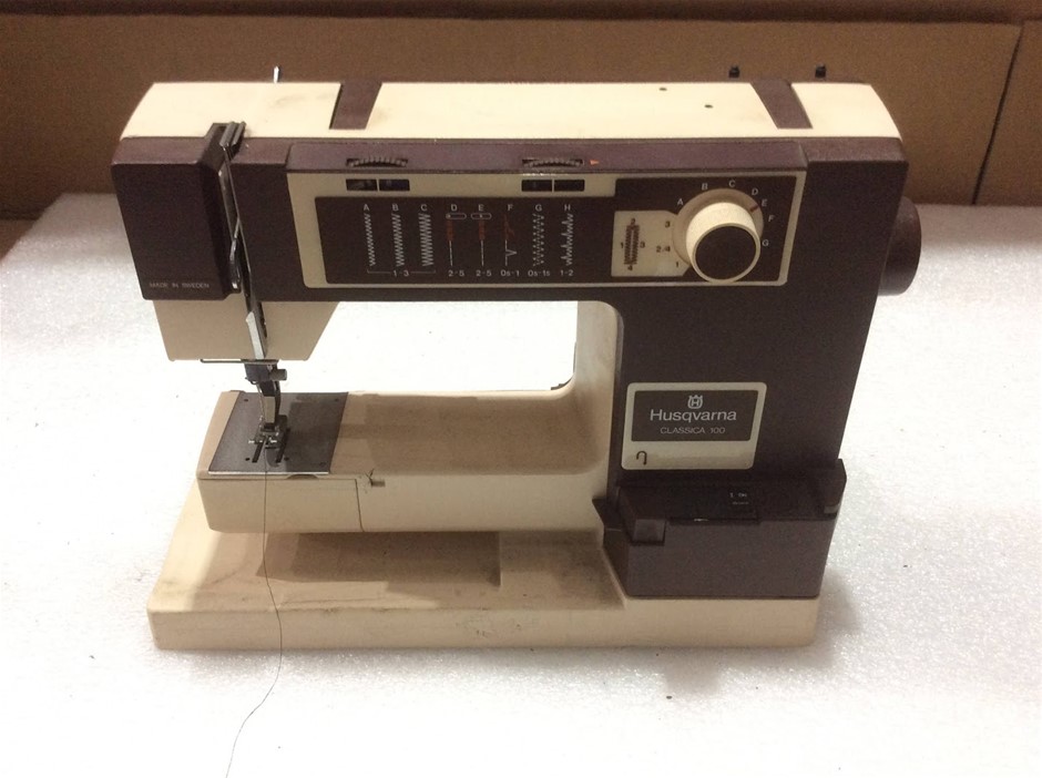 Husqvarna Classica 100 Sewing Machine