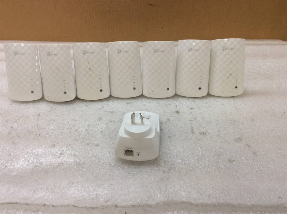TP-Link RE200 AC750 Wi-Fi Range Extender (Lot of 8)