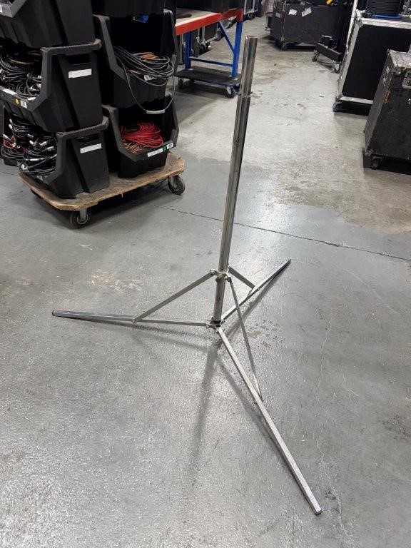 0026-2584072 · Ex Stock - Speaker Stands