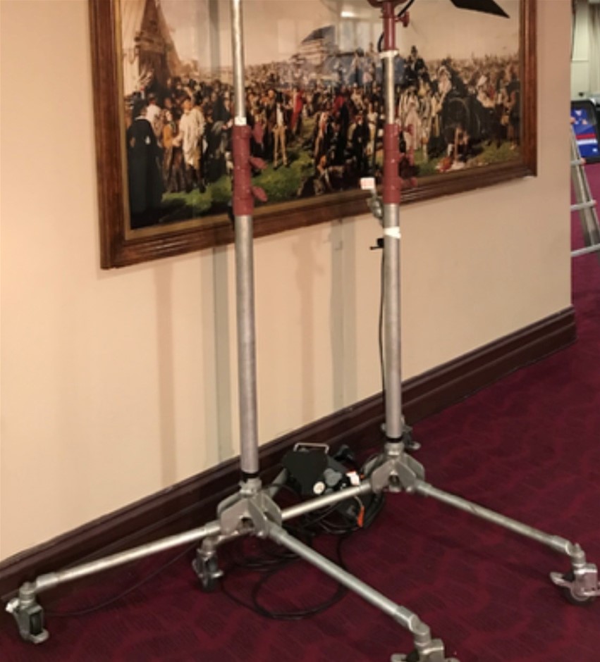 0036-2584072 · Ex Stock - Lighting Stand