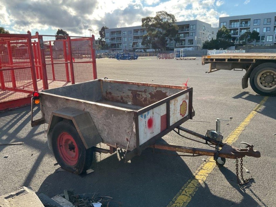 <p>Single Axle Trailer</p>
