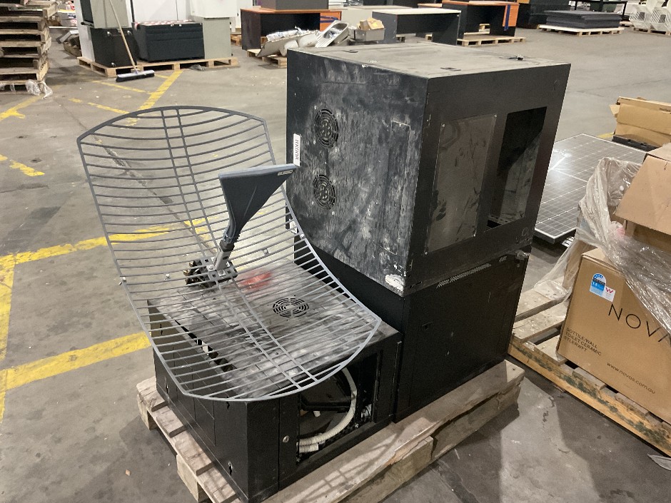 3x Server Cabinet and 1x Antenna