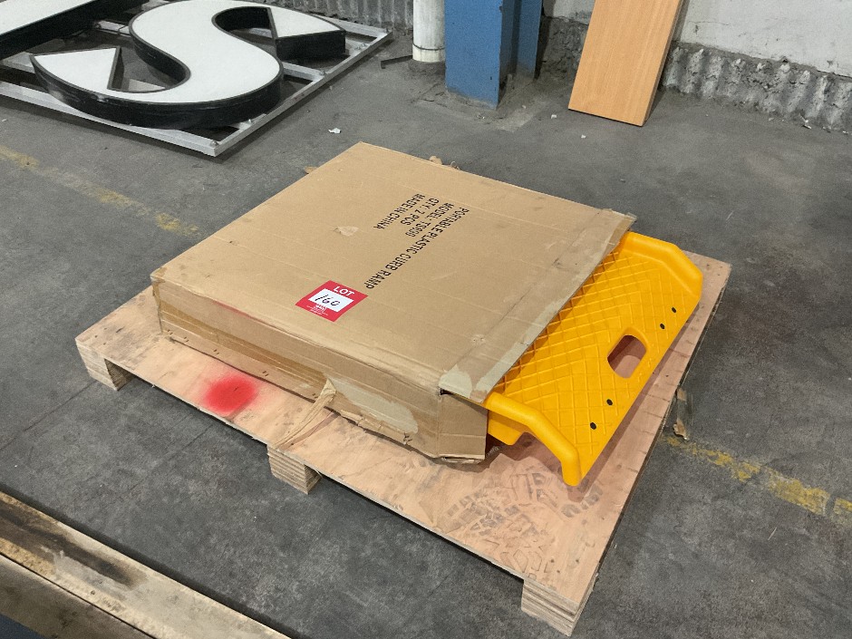 Portable Plastic Curb Ramp