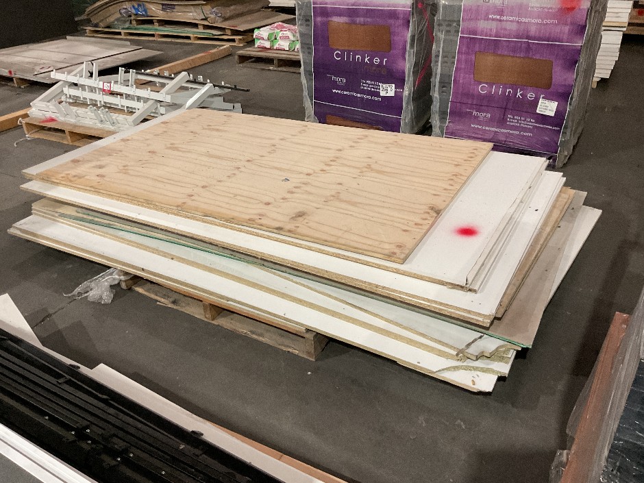 Pallet Comprising Quantity Of Chipboard